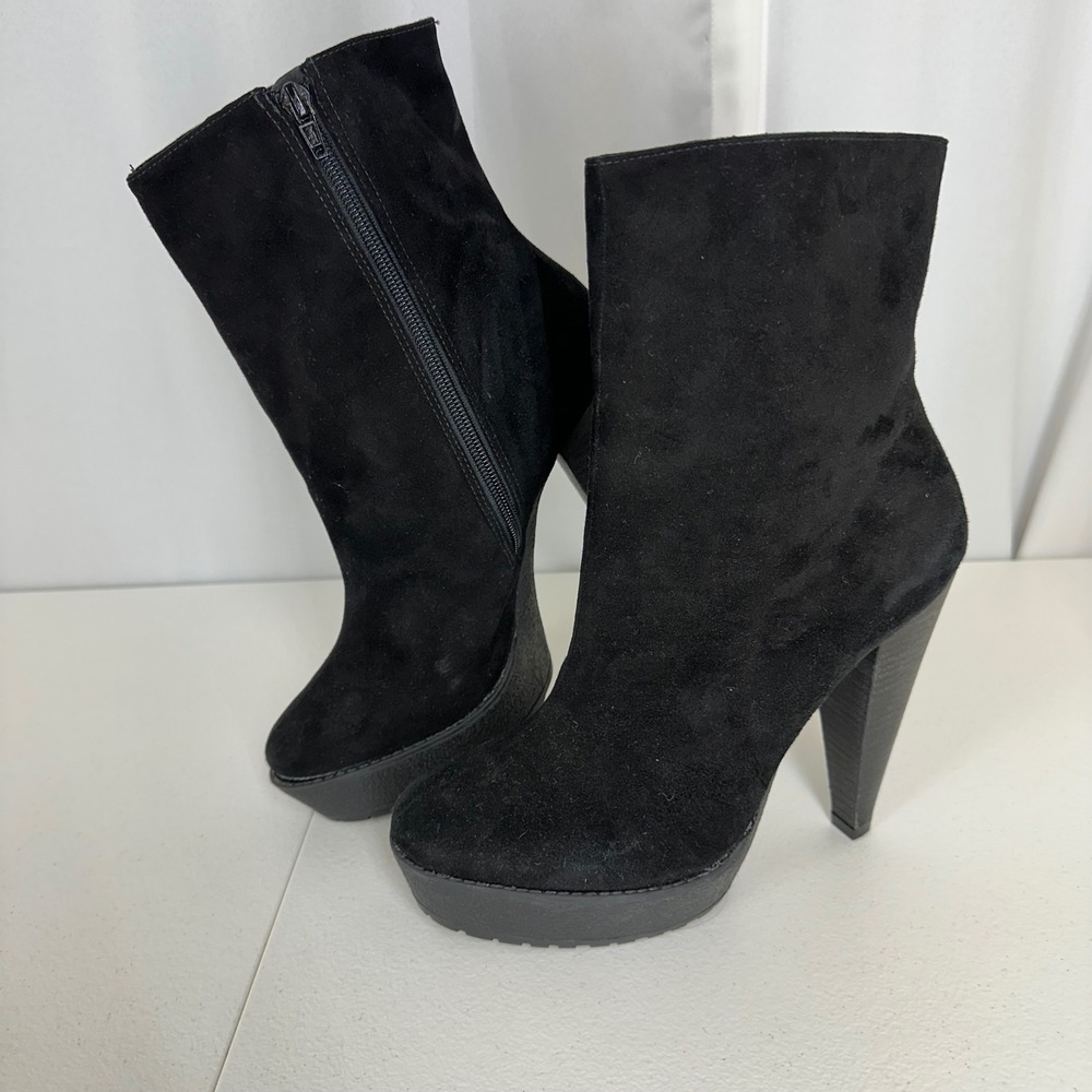 Pour La Victoire Black Suede Platform Ankle Boots Size 10 Made in Brazil